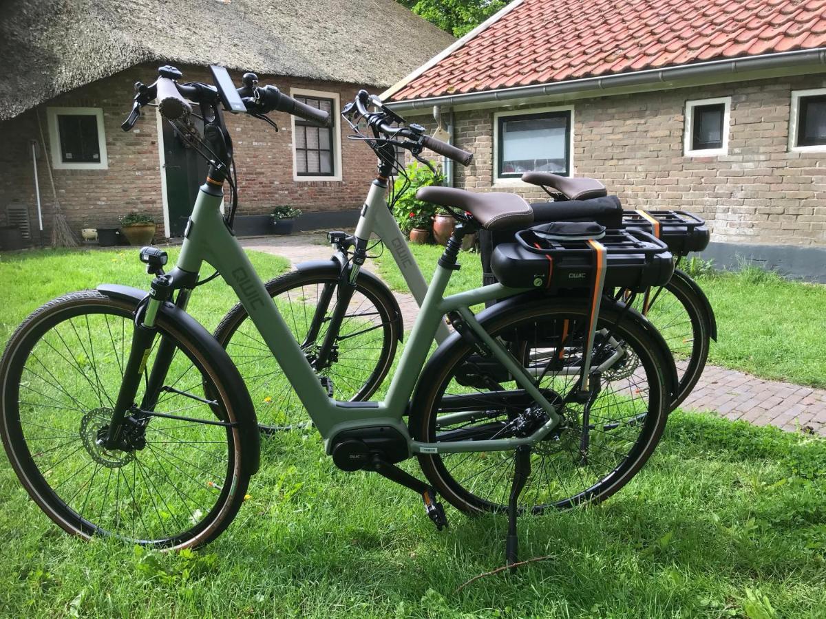Landelijk Gelegen Huisje Op Erf Veeningen Exterior foto